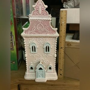LED Gingerbread House whimsy new in box pink